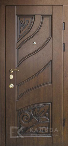 Фото «Входная дверь венге с ковкой внутри красное дерево №96»
